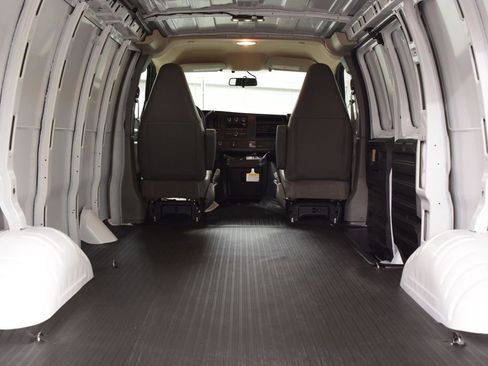 New 2026 Chevrolet Express 2500 RWD image 13