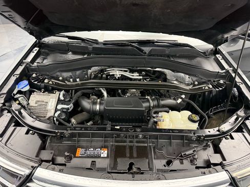 Used 2020 Ford Explorer Platinum w/ Premium Technology Package AWD/4WD image 7