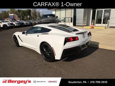 Used 2019 Chevrolet Corvette Stingray Coupe w/ 1LT image 3
