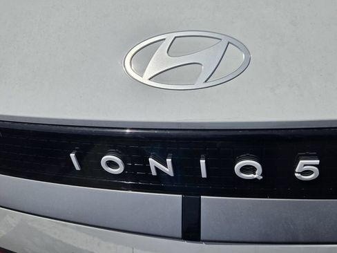 Certified 2025 Hyundai Ioniq 5 SE RWD image 10