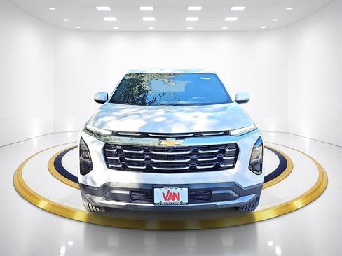 New 2026 Chevrolet Equinox LT AWD/4WD image 2