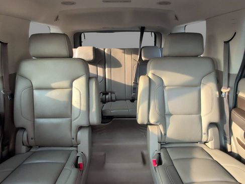 Used 2019 Chevrolet Tahoe LT RWD image 32