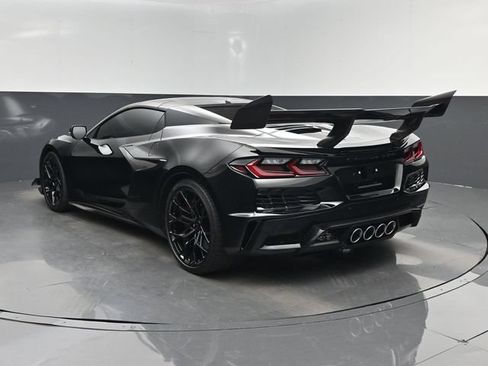Used 2026 Chevrolet Corvette ZR1 w/ ZR1 Carbon Fiber Aero Package RWD image 4
