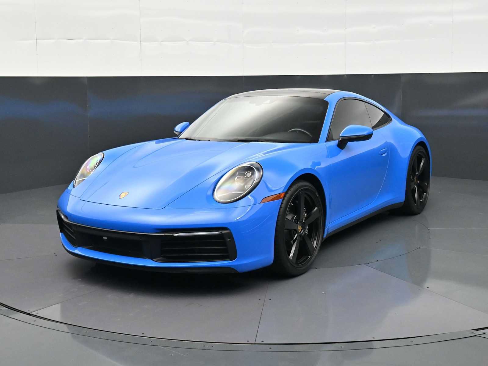 Used 2022 Porsche 911 Carrera RWD image 1