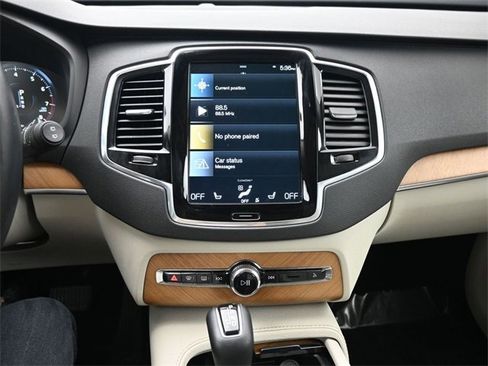 Used 2022 Volvo XC90 T6 Momentum w/ Advanced Package image 12