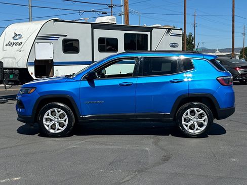 Used 2024 Jeep Compass Latitude image 8