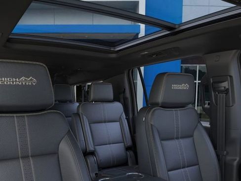New 2026 Chevrolet Suburban High Country image 24
