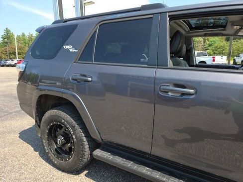 Used 2019 Toyota 4Runner TRD Off-Road AWD/4WD image 29