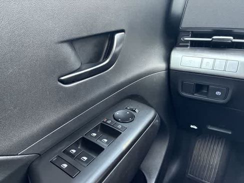 Used 2024 Hyundai Kona SEL FWD image 39