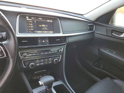 Used 2020 Kia Optima SE image 26
