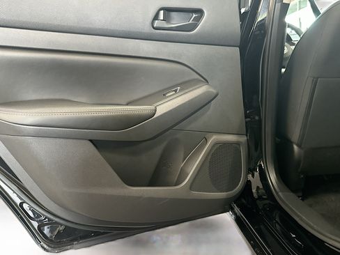 Used 2025 Nissan Altima 2.5 SV FWD image 24