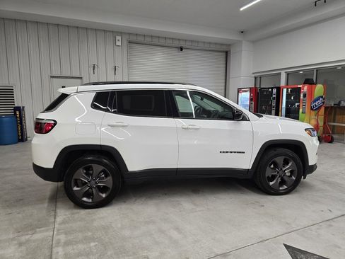 Certified 2022 Jeep Compass Latitude image 7