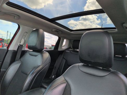 Used 2020 Jeep Compass Latitude FWD image 28