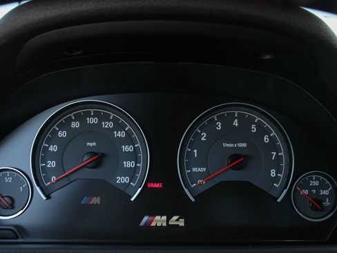 Used 2018 BMW M4 Coupe RWD image 24