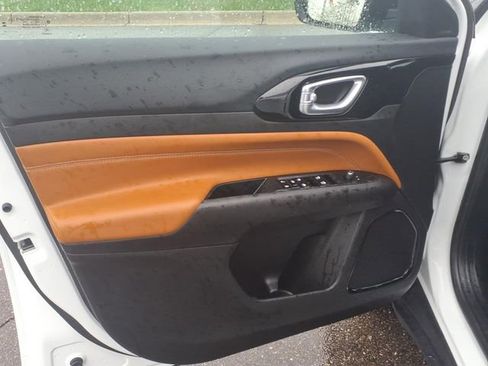 Certified 2025 Jeep Compass Limited image 8