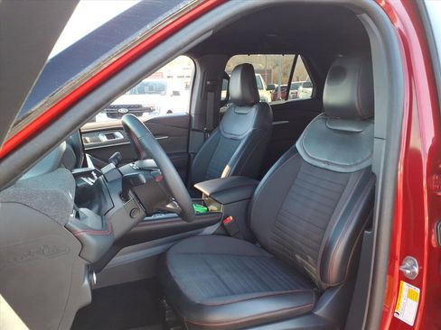 Certified 2025 Ford Explorer ST-Line w/ Premium Package image 4