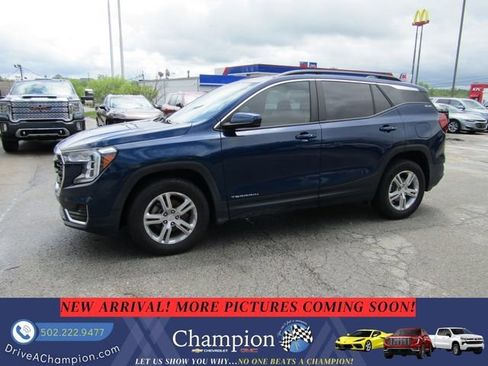 Used 2022 GMC Terrain SLE w/ Driver Convenience Package FWD image 1