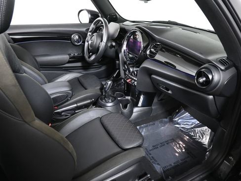 Certified 2023 MINI Cooper S image 32