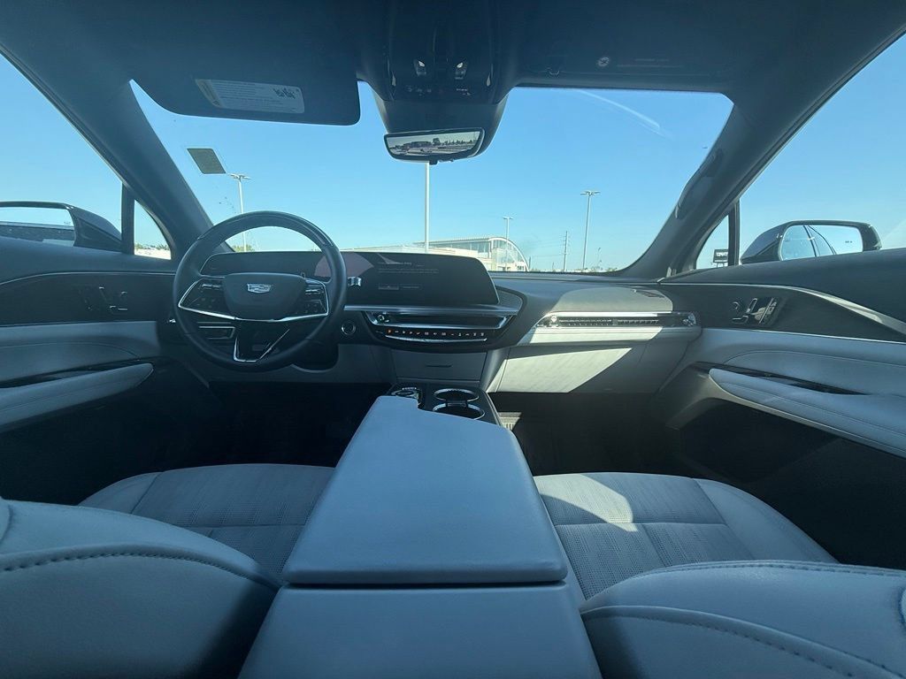Certified 2024 Cadillac Lyriq Luxury AWD/4WD image 24