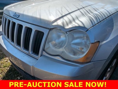 Used 2010 Jeep Grand Cherokee Laredo image 21