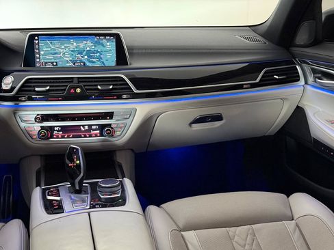 Used 2019 BMW 750i xDrive w/ M Sport Package AWD/4WD image 30