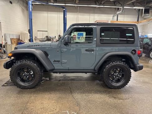 Used 2025 Jeep Wrangler Sport AWD/4WD image 3