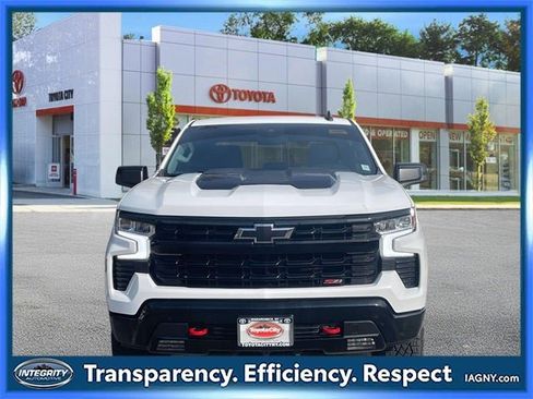 Used 2023 Chevrolet Silverado 1500 LT Trail Boss image 2