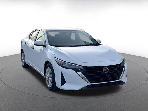 Used 2025 Nissan Sentra S image 3