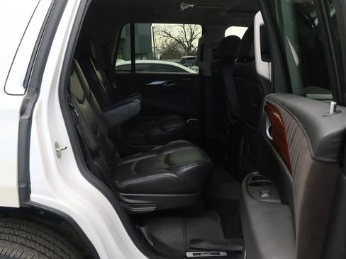 Used 2018 Cadillac Escalade Premium Luxury image 24