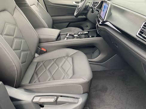 New 2026 Volkswagen Atlas Cross Sport SE FWD image 8