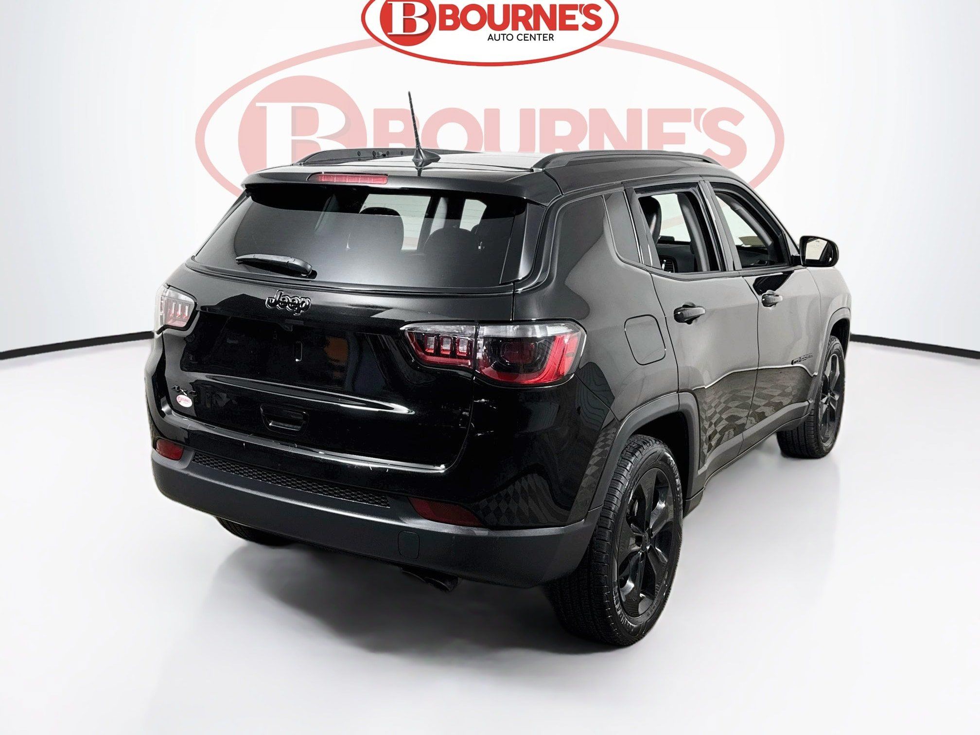 Used 2021 Jeep Compass Latitude w/ Sun and Sound Group AWD/4WD image 9
