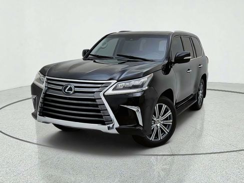 Used 2016 Lexus LX 570 4WD w/ Luxury Package image 2