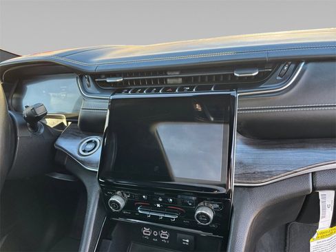 Certified 2022 Jeep Grand Cherokee Overland image 20