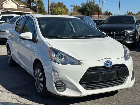 Used 2016 Toyota Prius C Two image 4