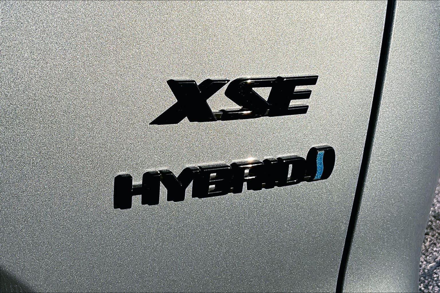 Used 2024 Toyota Corolla Cross AWD Hybrid w/ Convenience Package image 10