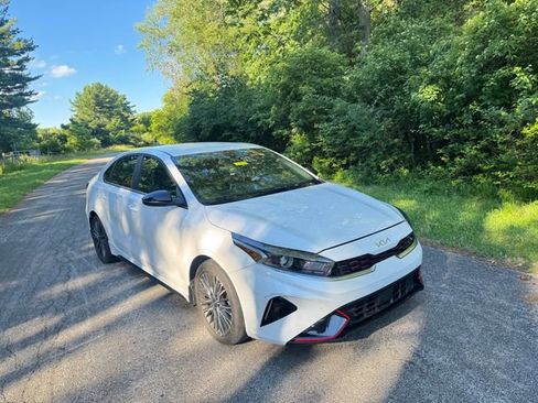 Certified 2024 Kia Forte GT-Line FWD image 4