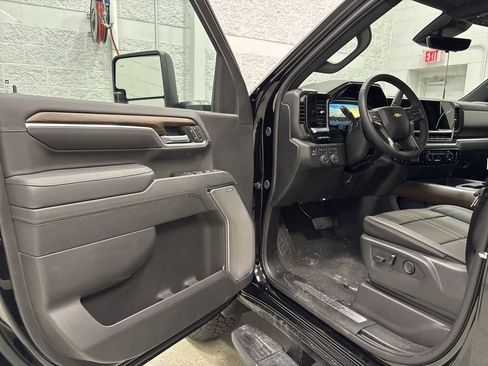 New 2026 Chevrolet Silverado 3500 High Country w/ High Country Premium Package AWD/4WD image 15