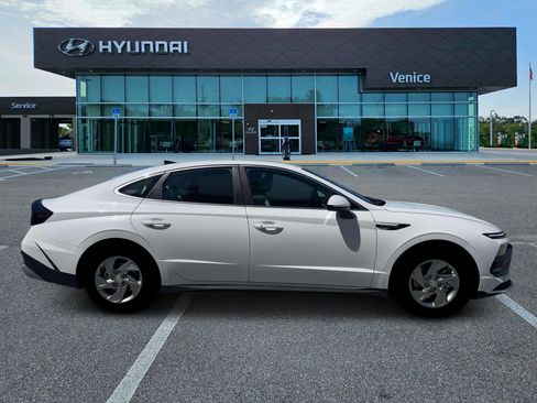 New 2026 Hyundai Sonata SE FWD image 9