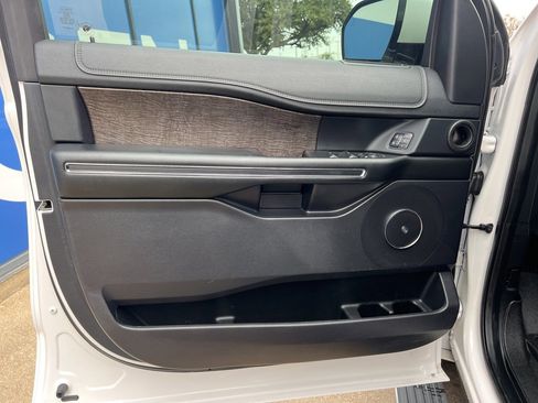 Used 2019 Ford Expedition Limited w/ Equipment Group 301A image 26