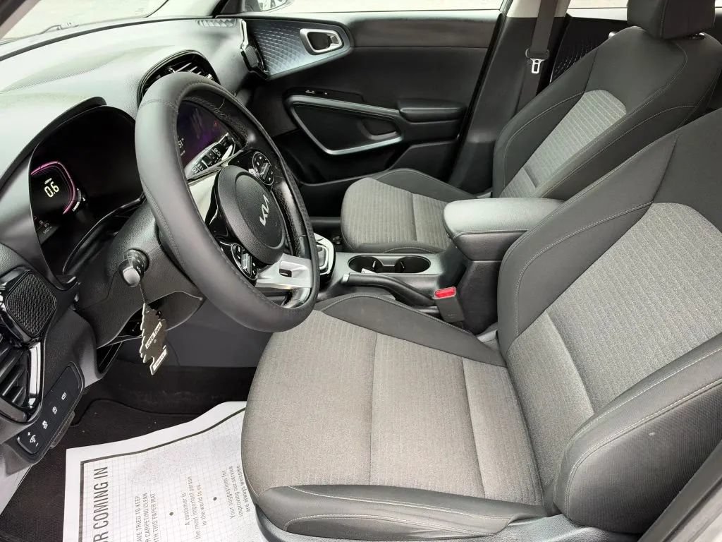 Used 2023 Kia Soul EX FWD image 11