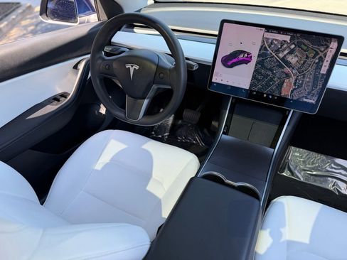 Used 2020 Tesla Model Y Long Range image 41