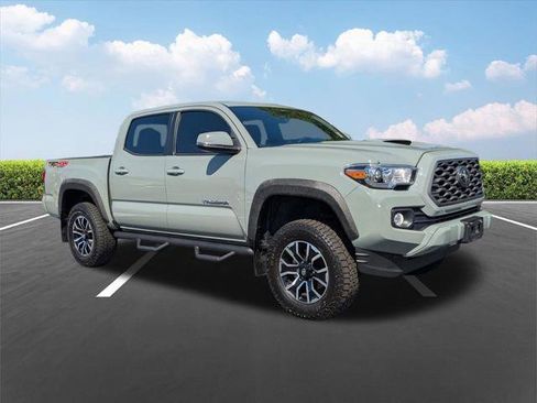 Certified 2022 Toyota Tacoma TRD Sport w/ TRD Premium Sport Package AWD/4WD image 2