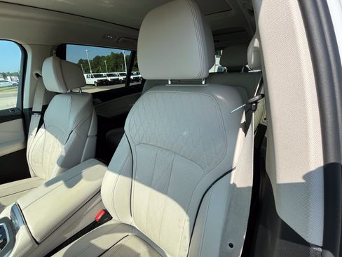 Used 2020 BMW X7 xDrive40i w/ Premium Package AWD/4WD image 17