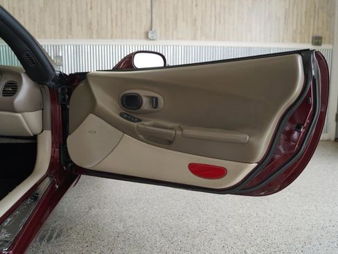 Used 2003 Chevrolet Corvette Convertible w/ Preferred Equipment Group1 image 40