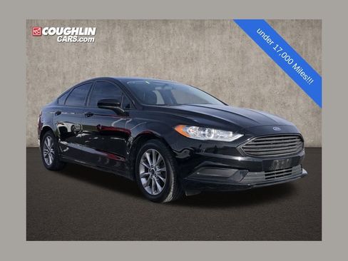 Used 2017 Ford Fusion SE image 1