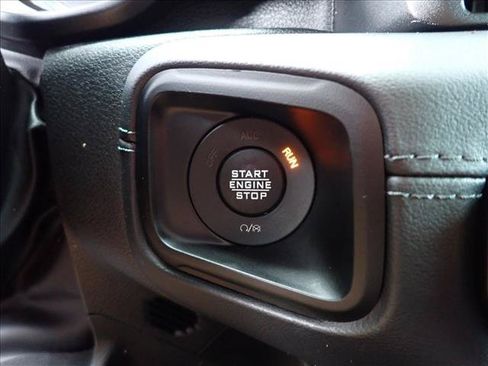 Used 2024 Jeep Gladiator Rubicon w/ Convenience Group AWD/4WD image 23