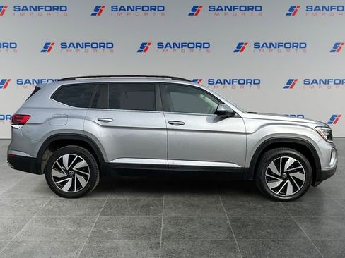Used 2024 Volkswagen Atlas SE AWD/4WD image 6