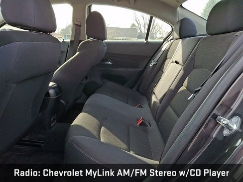 Used 2016 Chevrolet Cruze LT w/ Technology Package image 11