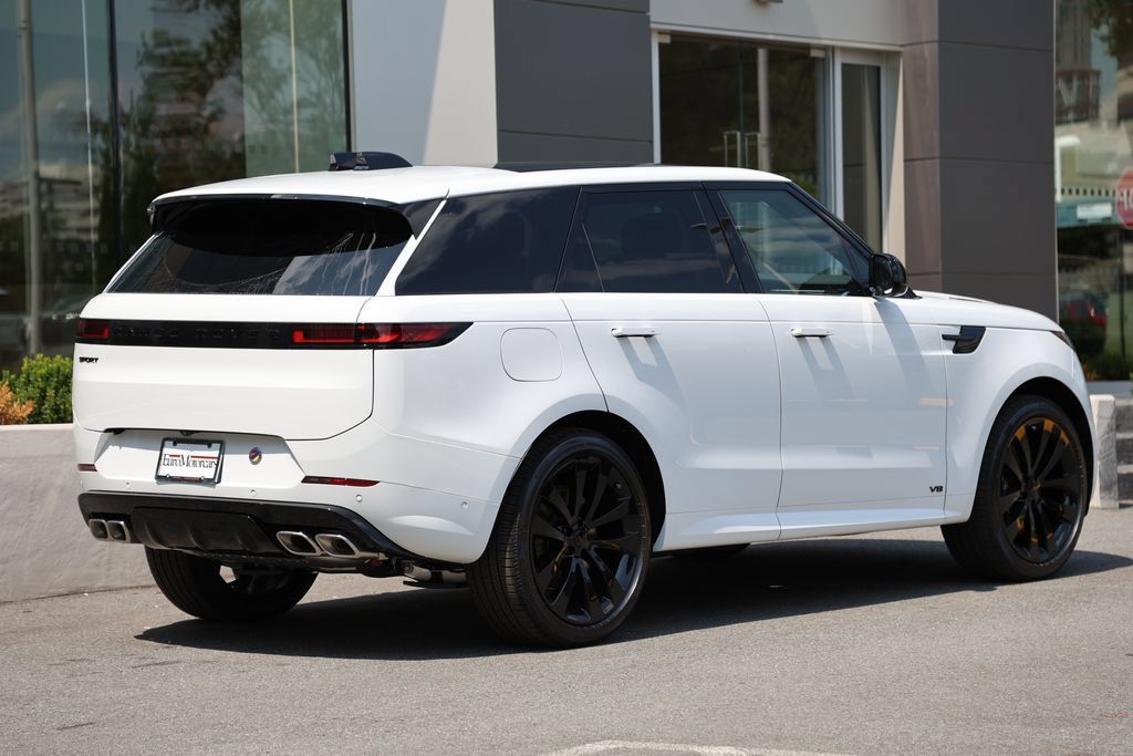 New 2026 Land Rover Range Rover Sport Dynamic SE AWD/4WD image 4