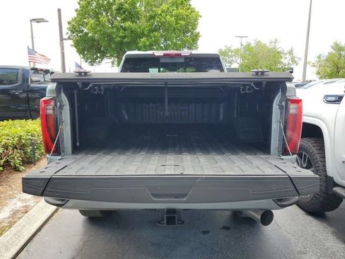 Used 2025 GMC Sierra 2500 Denali Ultimate w/ Max Trailering Package AWD/4WD image 9